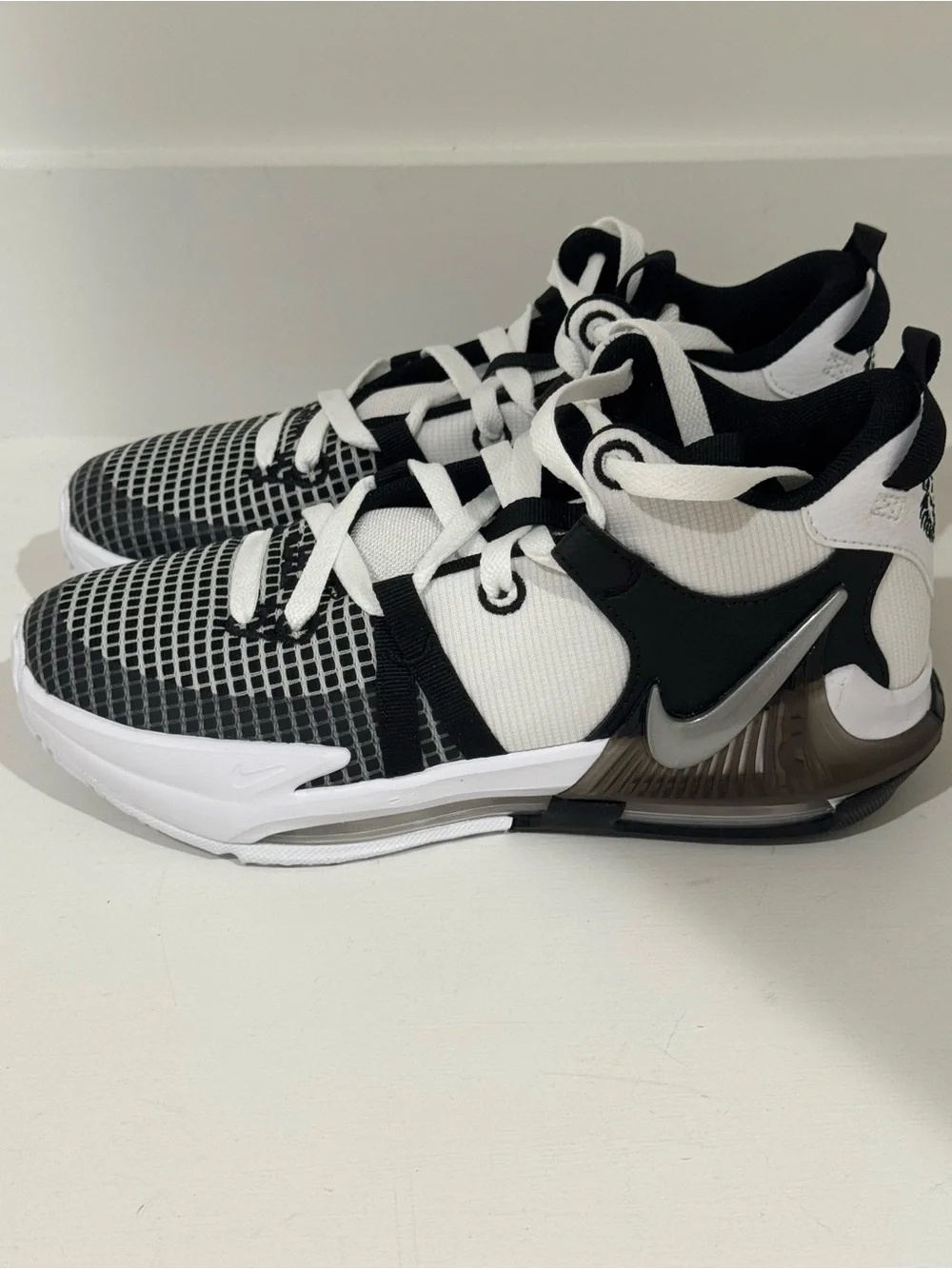 LEBRON WITNESS VII (GS) Nike (new)